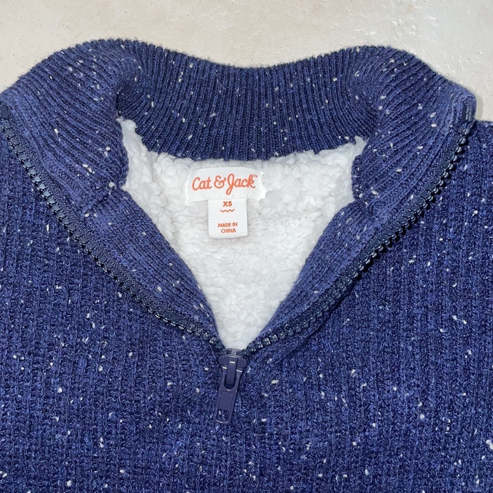 Vests - Picture 3 of 5
